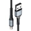 Czarny kabel USB z końcówką Lightning, z widocznym logo "3MK" na obudowie złącza. Kabel ma plecioną osłonę i metaliczne wykończenia przy złączach.