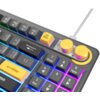 Na zdjęciu znajduje się klawiatura z podświetleniem RGB, z żółtymi klawiszami "Del Num" i "Enter" oraz dwoma żółtymi pokrętłami. Widoczne są także klawisze funkcyjne F9-F12 oraz klawisz "Backspace".