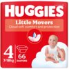 Czerwone opakowanie pieluszek z dużym białym napisem "HUGGIES" na górze, poniżej napis "Little Movers Cloud soft comfort and protection". Na opakowaniu widoczny jest rysunek pieluszki, liczba "4", zakres wagowy "7-18kg", liczba "66 DIAPERS" oraz zdjęcie dziecka siedzącego na chmurce.
