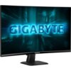 Zakrzywiony monitor z wyświetlonym na ekranie niebieskim napisem "GIGABYTE" na tle rozmytego, futurystycznego motywu. Na dolnej ramce monitora znajduje się logo "GIGABYTE".