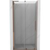 Przesuwane drzwi prysznicowe o szerokości 120 cm, wykonane z transparentnego szkła, z elementami w kolorze różowego złota. Produkt ma elegancki, nowoczesny design z prostymi liniami i marmurowym wzorem na ścianach.