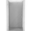 Przesuwane drzwi prysznicowe o wymiarze 120 cm, wykonane z przezroczystego szkła, z chromowanymi elementami, umieszczone w marmurowej wnęce. Produkt ma prosty, nowoczesny design z widocznym uchwytem.