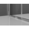 Przeszklone drzwi prysznicowe z chromowanymi elementami, ustawione na gładkiej, jasnej powierzchni, z ciemnym tłem. Produkt to "Mexen Exo drzwi prysznicowe składane 60 cm, transparent, chrom - 816-060-000-01-00".