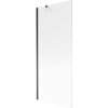 Przedstawiony jest jednoskrzydłowy parawan nawannowy o wymiarach 80 x 150 cm z czarną ramą i pionowymi prążkami na powierzchni. Produkt ma minimalistyczny design i jest wykonany z przezroczystego materiału.