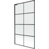 Szklany parawan nawannowy z czarną ramą i kratką, składający się z ośmiu prostokątnych paneli. Produkt ma minimalistyczny design z wyraźnymi liniami podziału.