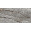 Szara płytka z połyskiem o wymiarach 120 x 60 cm, z widocznymi ciemniejszymi żyłkami i delikatnymi białymi smugami na powierzchni. Produkt: "Mexen Costline Ash gres szkliwiony rekt. G1, płytka podłogowo-ścienna 120 x 60 cm, połysk - TL123-120-060-00".