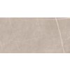 Beżowa płytka podłogowo-ścienna o wymiarach 120 x 60 cm z delikatnym wzorem przypominającym naturalny kamień, z widocznymi jasnymi liniami i żyłkami. Produkt: "Mexen Dazzle Camel gres szkliwiony rekt. G1, carving - TL423-120-060-01".