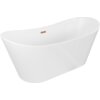 Biała wanna wolnostojąca o opływowym kształcie, z widocznym miedzianym przelewem. Produkt ma gładką powierzchnię i elegancki design.