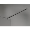 Przedstawiono fragment ścianki prysznicowej Walk-in z przezroczystego szkła o grubości 10 mm, z metalowym wspornikiem w kolorze gun gray szczotkowanym. Produkt to "Mexen Kioto-X ścianka prysznicowa Walk-in 70 x 200 cm".