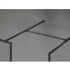 Czarna ścianka prysznicowa z ramką, wykonana z przezroczystego szkła, z widocznymi metalowymi wspornikami. Produkt ma minimalistyczny design i jest przeznaczony do montażu typu walk-in.