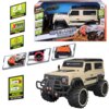 Pudełko z zdalnie sterowanym samochodem terenowym, na którym widnieje napis "Maisto Tech R/C", "Offroad Series", "Land Rover Defender", oraz informacje o częstotliwości 2.4 GHz, ekstremalnym kącie skrętu i pełnej funkcji sterowania. Obok pudełka znajduje się model samochodu z napisem "Victory 4x4" na masce, a poniżej widoczne są wymagania dotyczące baterii: "Controller 2 x AAA, Vehicle 4 x AA (Battery requirements not included)".