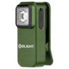 Zielona latarka z klipsem, z widocznym logo "OLIGHT" oraz portem USB na boku. Przednia część latarki ma przezroczystą osłonę na diodę LED.