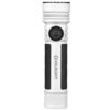 Biała latarka z czarnymi elementami, posiada centralnie umieszczony okrągły przycisk. Na obudowie widoczny jest napis "OLIGHT Seeker 4 Pro 4600 lm 260 m".