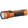Pomarańczowa latarka z czarnym uchwytem, na której widnieje napis "OLIGHT" oraz "Seeker 4 Pro". Na obudowie znajduje się również symbol żarówki obok przycisku.