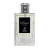 Przedstawiono flakon perfum o nazwie "Kismet Moscow" marki Maison Alhambra, z przezroczystego szkła z metalowym korkiem. Na czarnej etykiecie widnieje biały napis "Kismet Moscow" oraz logo z sylwetką jelenia i napisem "Maison Alhambra".