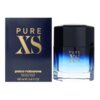 Na zdjęciu znajduje się ciemnoniebieskie opakowanie z napisem "PURE XS" oraz flakon perfum o gradientowym niebieskim kolorze z czarną zakrętką. Na opakowaniu widnieje tekst: "paco rabanne, EAU DE TOILETTE, NATURAL SPRAY, 100 ml e 3.4 FL OZ".