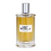 Przezroczysta butelka z przezroczystym korkiem zawiera żółtawy płyn, na etykiecie widnieje napis "DAVID BECKHAM CLASSIC". Produkt to woda toaletowa o pojemności 90 ml.