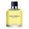 Butelka perfum z przezroczystego szkła wypełniona żółtawym płynem, z ciemnym korkiem. Na butelce widnieje napis: "DOLCE & GABBANA POUR HOMME EAU DE TOILETTE".