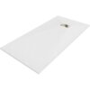 Biały, prostokątny brodzik z delikatną teksturą powierzchni, wyposażony w złotą maskownicę odpływu. Produkt ma wymiary 180 x 90 cm.