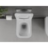 Na zdjęciu znajduje się biała, połyskująca miska WC typu rimless z deską wolnoopadającą slim, zamontowana na szarej ścianie. Obok widoczny jest uchwyt z rolką papieru toaletowego oraz fragment zielonej rośliny.