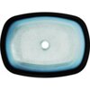 Szklana umywalka nablatowa w kolorze niebieskim, o prostokątnym kształcie z zaokrąglonymi rogami, posiada centralnie umieszczony otwór odpływowy. Wewnętrzna powierzchnia umywalki ma delikatny wzór przypominający pęknięcia lub rysy.