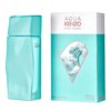 Na zdjęciu widoczna jest turkusowa butelka perfum oraz pasujące do niej opakowanie. Na opakowaniu znajduje się napis "AQUA KENZO POUR FEMME" oraz grafika przedstawiająca falę, a poniżej napis "Eau de Toilette e 50 ml 1.7 FL.OZ.".