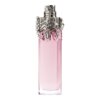 Butelka perfum o różowym płynie, z ozdobnym, srebrnym korkiem i łańcuszkiem. Produkt to "Mugler Womanity woda perfumowana 80 ml - Refillable".