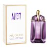 Na zdjęciu znajduje się fioletowy flakon perfum oraz biały kartonik z napisem "ALIEN" w fioletowym kolorze. Na kartoniku widnieje również napis "MUGLER EAU DE TOILETTE VAPORISATEUR - SPRAY 60 mL 2 FL. Oz."