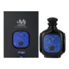 Czarne opakowanie z napisem "ZUKHRUF eau de parfum" oraz "zimaya" zawiera niebieski, ozdobny wzór. Obok znajduje się czarny flakon perfum z podobnym niebieskim wzorem na froncie.