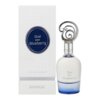 Biała butelka perfum z ozdobnym srebrnym korkiem, na której widnieje napis "Oud pour Blueberry", stoi obok białego pudełka z niebieskim okrągłym logo zawierającym ten sam napis. Na dole pudełka znajduje się napis "EAU DE PARFUM" oraz "KHADLAJ".