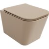 Na zdjęciu znajduje się miska WC w kolorze cappuccino mat, z deską wolnoopadającą typu slim. Produkt ma nowoczesny, prostokątny kształt z zaokrąglonymi krawędziami.