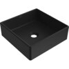 Czarna, matowa umywalka nablatowa o kwadratowym kształcie z otworem odpływowym na środku. Na wewnętrznej ściance widoczne jest logo "MEXEN".