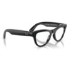 Czarne, błyszczące okulary przeciwsłoneczne z przezroczystymi soczewkami, na zauszniku widoczne jest logo "Ray-Ban". Wewnątrz zausznika znajdują się oznaczenia techniczne i certyfikacyjne.