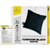 Opakowanie produktu "Poduszka elektryczna MISSION AIR Cushion Black 40 x 40 cm" z widocznym zdjęciem czarnej poduszki oraz tekstem: "Elektryczna poduszka grzewcza" i "Cushion Black 40x40". Na opakowaniu znajdują się również piktogramy dotyczące funkcji poduszki oraz logo "Mission Air".
