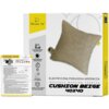Opakowanie produktu "Poduszka elektryczna MISSION AIR Cushion Beige 40 x 40 cm" z widocznym zdjęciem beżowej poduszki oraz tekstem: "Elektryczna poduszka grzewcza" i "Cushion Beige 40x40". Na opakowaniu znajdują się również piktogramy dotyczące funkcji poduszki oraz logo "Mission Air".