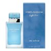 Na zdjęciu widoczna jest butelka i pudełko perfum "Dolce & Gabbana Light Blue Eau Intense". Na pudełku znajduje się tekst: "Dolce & Gabbana light blue eau intense 25 ml e 0.84 FLOZ".