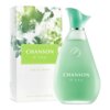 Zielona butelka perfum o opływowym kształcie z napisem "CHASON D'EAU" stoi obok pudełka z zielonymi motywami roślinnymi i napisem "CHASON D'EAU ORIGINAL". Na dole pudełka widnieje napis "EAU DE TOILETTE FRAÎCHE".