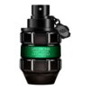 Czarny flakon perfum o kształcie przypominającym granat z zielonym paskiem, na którym widnieje napis: "SPICEBOMB NIGHT VISION VIKTOR&ROLF EAU DE PARFUM". Przy szyjce flakonu znajduje się czarny brelok z wytłoczonym logo "V&R".