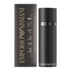 Czarne opakowanie i flakon perfum z napisem "EMPORIO ARMANI" oraz dodatkowymi oznaczeniami "lui/il/he/él/男" i "e 100 ml EAU DE TOILETTE VAPORISATEUR SPRAY 3.4 FL. OZ". Flakon jest cylindryczny z metalicznym pierścieniem, a na dole widnieje logo "EMPORIO ARMANI".
