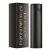 Czarne opakowanie z napisem "EMPORIO ARMANI" oraz symbolem orła, obok stoi czarny flakon perfum. Na opakowaniu widnieje tekst "...lui/il/he/él/男", a poniżej "EAU DE TOILETTE VAPORISATEUR SPRAY 3.4 FL. OZ.".