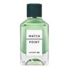 Zielona butelka perfum z ciemnym korkiem, na której widnieje napis "MATCH POINT" oraz "LACOSTE" z logo krokodyla. Pojemność produktu to 50 ml.