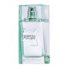 Przezroczysty flakon perfum o prostokątnym kształcie z widocznym napisem "LEMPICKA GREEN LOVER" oraz "LOLITA LEMPICKA" na dolnej części. Flakon ma metalowy atomizer i delikatnie zielonkawy odcień szkła.
