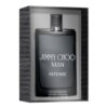 Na zdjęciu znajduje się czarny flakon perfum z napisem "JIMMY CHOO MAN INTENSE" umieszczony w opakowaniu o fakturze przypominającej skórę krokodyla. Na dole flakonu widnieje napis "EAU DE TOILETTE Vaporisateur - Natural Spray 200 ml e 6.7 FL.Oz.".