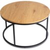 Okrągły stolik kawowy z blatem w kolorze dębu złotego i czarną metalową ramą. Stolik ma nowoczesny design w stylu loftowym.