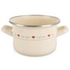 Kremowy garnek emaliowany o pojemności 1,4 litra i średnicy 16 cm, ozdobiony czerwonymi sercami oraz niebieskimi kropkami i falistymi liniami. Garnek posiada dwa uchwyty i metalowy rant.