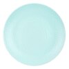 Zielony, ceramiczny talerz deserowy o średnicy 21 cm z widoczną fakturą w formie drobnych wypukłości na całej powierzchni. Tło zdjęcia jest białe.