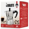 Opakowanie produktu przedstawia srebrno-czarną kawiarkę z logo Bialetti oraz napisem "Moka Express" i "Made in Italy", obok której znajduje się filiżanka espresso i rozsypane ziarna kawy. Na czerwonym tle widnieje tekst "Moka Express" oraz informacje o po