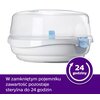 Na zdjęciu znajduje się biały sterylizator z przezroczystą pokrywą i niebieskim uchwytem. Na dole widnieje napis: "W zamkniętym pojemniku zawartość pozostaje sterylna do 24 godzin" oraz symbol z liczbą "24 godziny" w fioletowym okręgu.