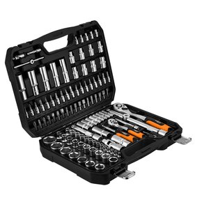 Zestaw kluczy nasadowych NEO TOOLS 10-211 (110 elementów)