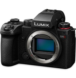 Aparat bezlusterkowy PANASONIC Lumix S5II (DC-S5M2) Body Czarny + Obiektyw S-R1840 18–40 mm f/4.5 24.2Mpix